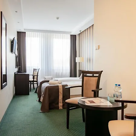 Hotell Maraton 3*