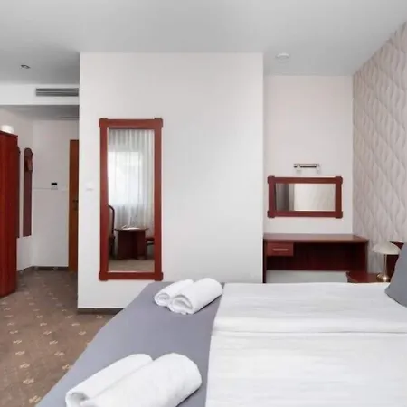 Hotell Maraton 3*